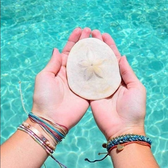 PURA VIDA MYSTERY BOX - Picture 2 of 13